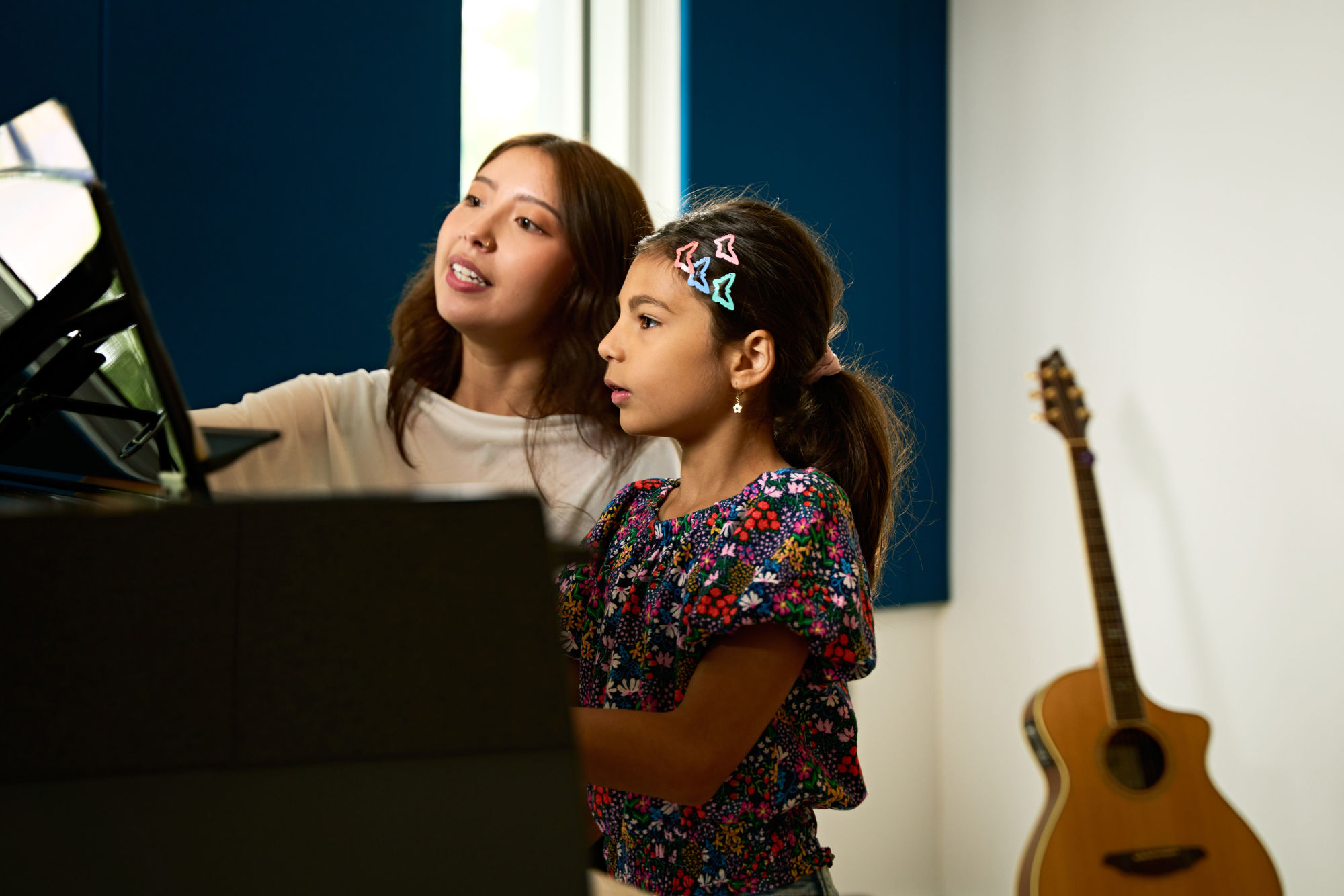 Piano lesson with instructor